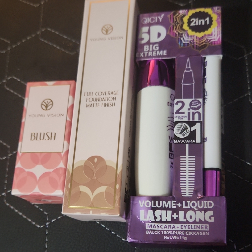 Matte Finish Foundation and Blush Set